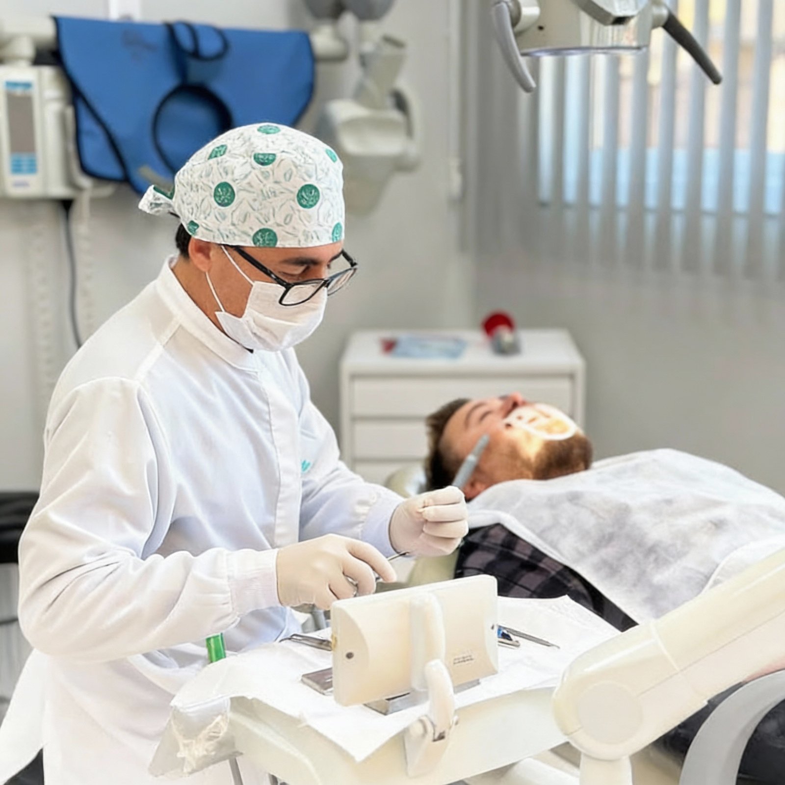 Dr. Leomar - Dentista Reference Odonto